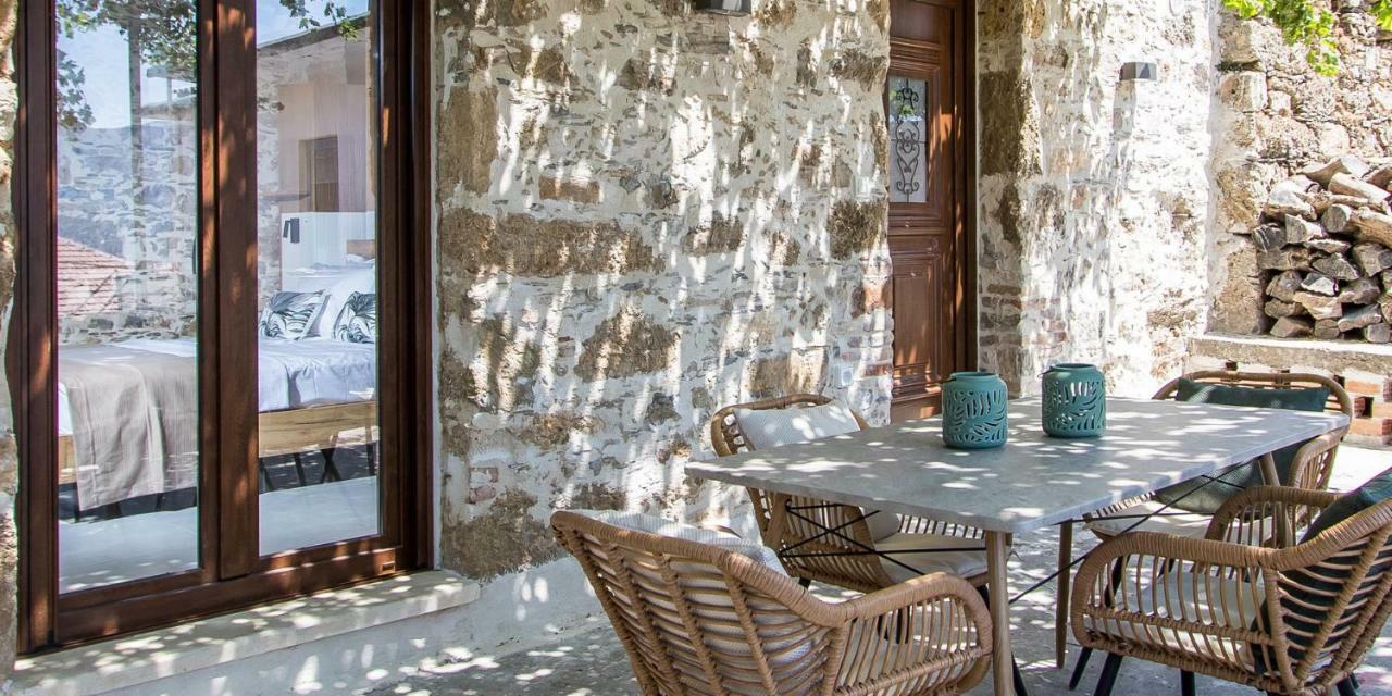 Stairs Homes & Suites Kamaria  Bagian luar foto