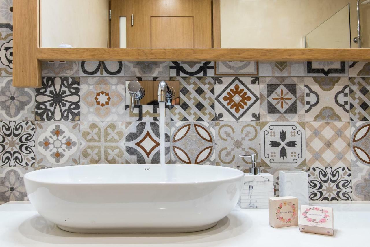 Stairs Homes & Suites Kamaria  Bagian luar foto