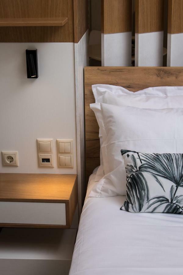 Stairs Homes & Suites Kamaria  Bagian luar foto