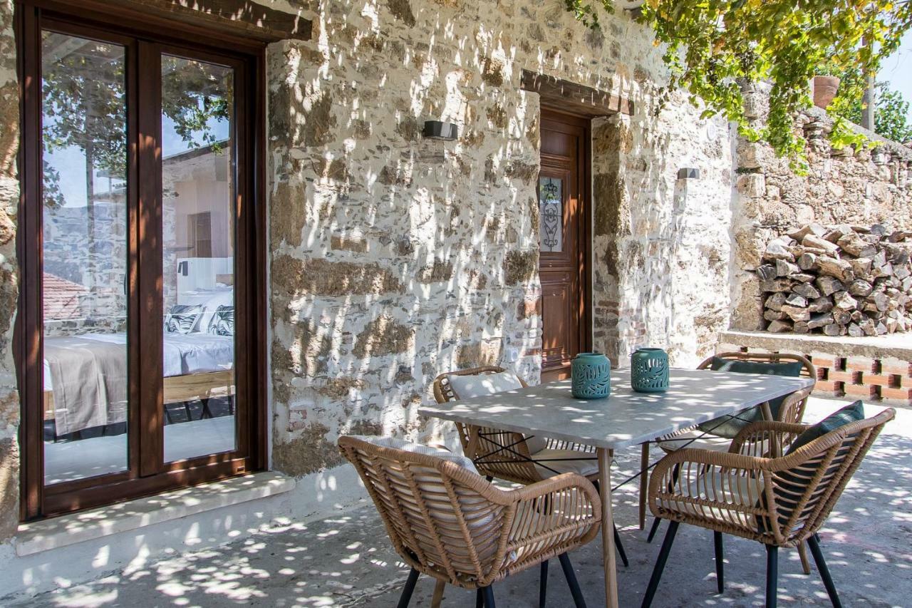 Stairs Homes & Suites Kamaria  Bagian luar foto